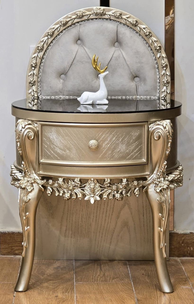 Luxury Arabian Baroque bedroom set detail